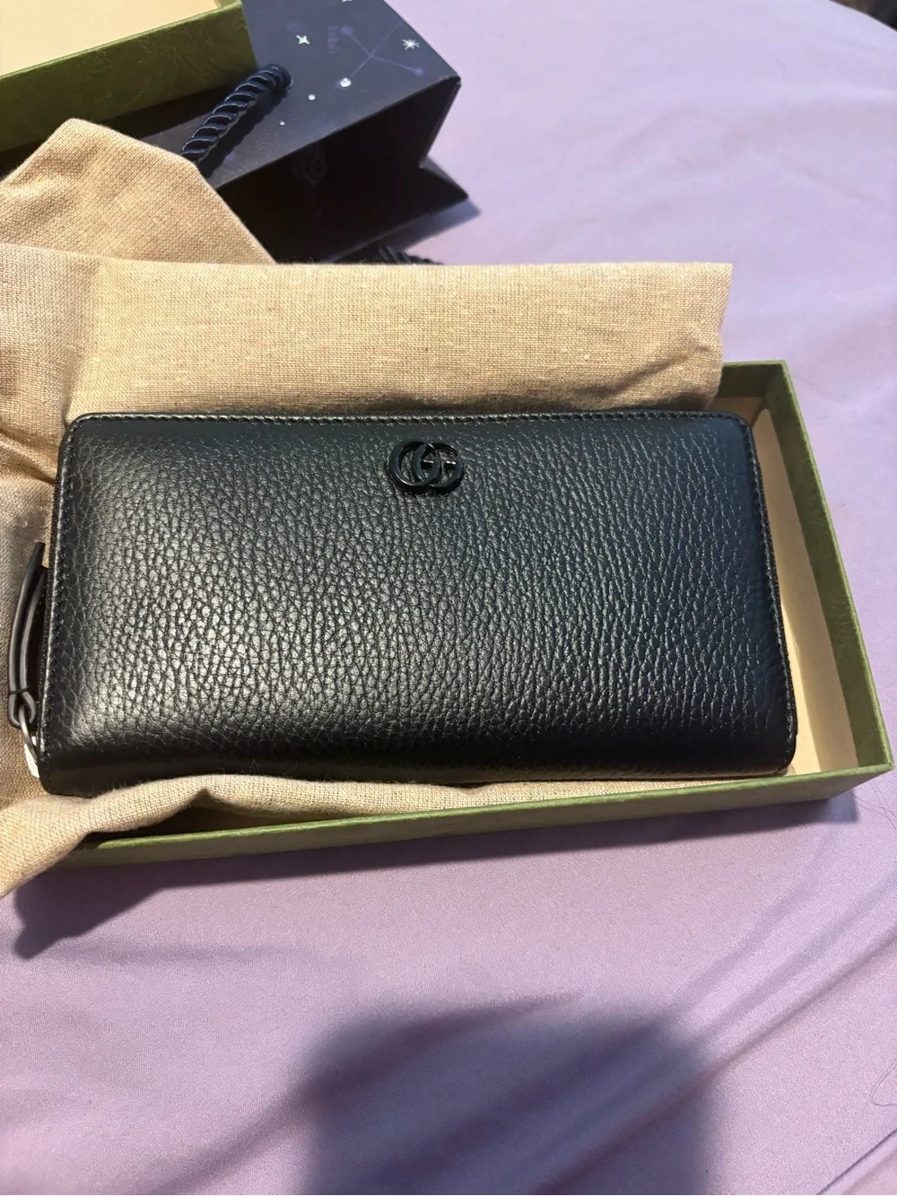 Gucci Black Pebbled Leather Zip Wallet with GG Emblem - Picture 1 of 10